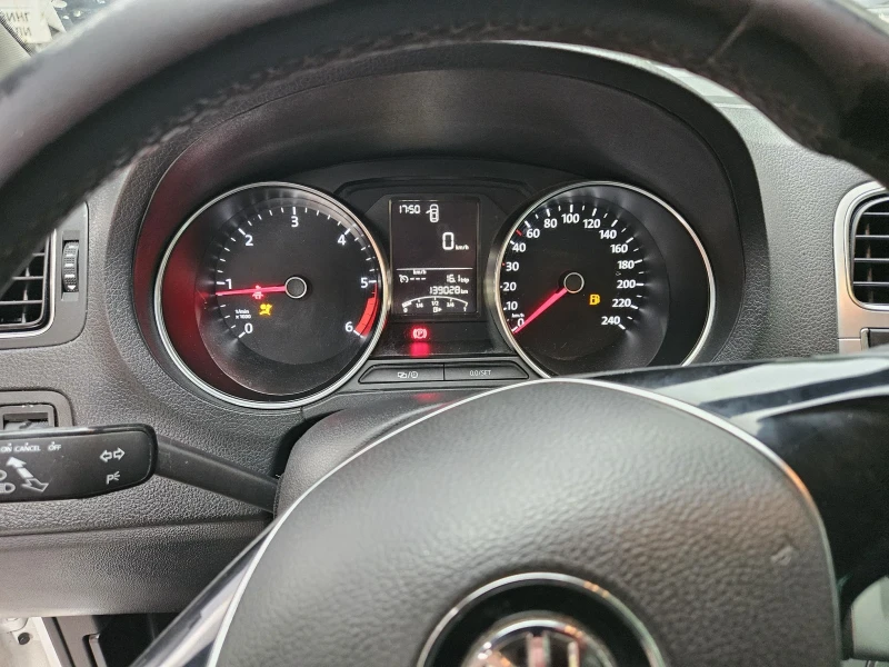 VW Polo 1.4 TDI EURO6, снимка 11 - Автомобили и джипове - 52131765