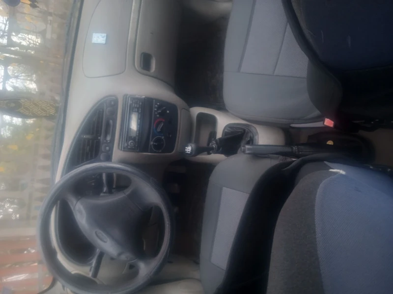 Ford Fiesta 1.4, снимка 2 - Автомобили и джипове - 52513004