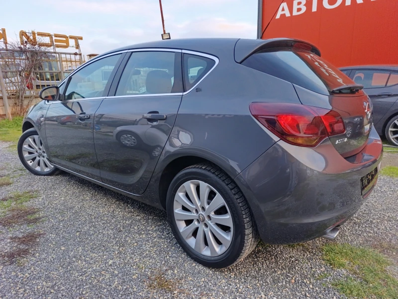Opel Astra 1.4T 16V 140k.c., снимка 4 - Автомобили и джипове - 52885672