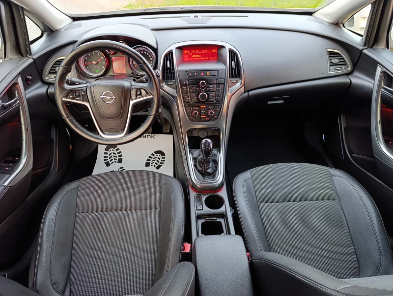 Opel Astra 1.4T 16V 140k.c., снимка 9 - Автомобили и джипове - 52885672