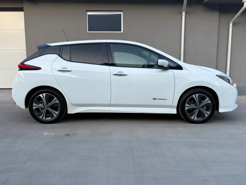 Nissan Leaf  40kW НОВА! 17х км Full Extras, снимка 9 - Автомобили и джипове - 52901454