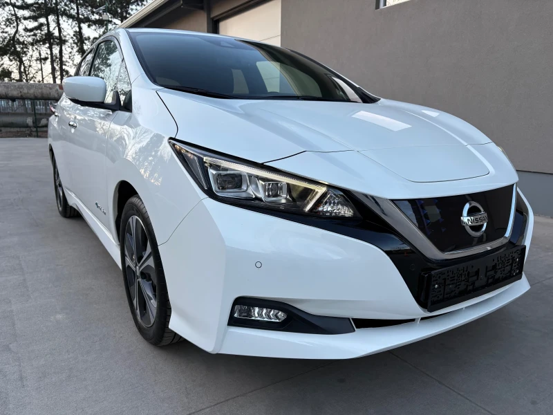 Nissan Leaf  40kW НОВА! 17х км Full Extras, снимка 11 - Автомобили и джипове - 52901454