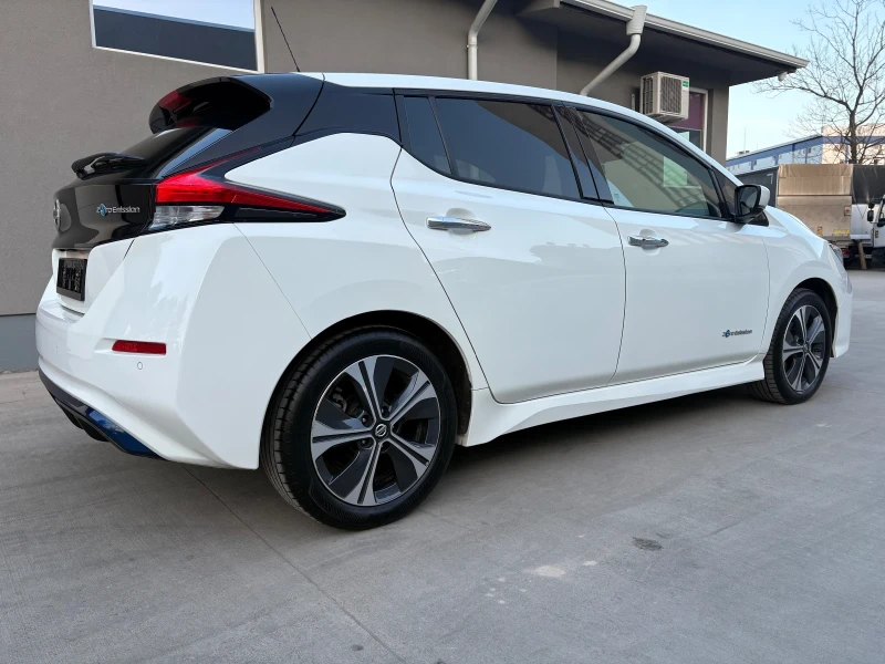 Nissan Leaf  40kW НОВА! 17х км Full Extras, снимка 8 - Автомобили и джипове - 52901454