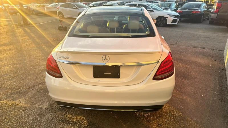 Mercedes-Benz C 300 PANO/BURMESTER/KEYLESS/NAVI/LANE ASSIST/ПОДГРЕВ, снимка 6 - Автомобили и джипове - 48311220