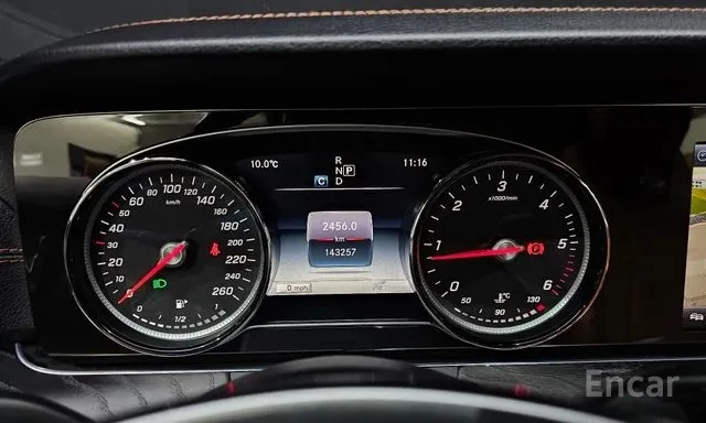 Mercedes-Benz E 220 d Coupe, снимка 7 - Автомобили и джипове - 54487976