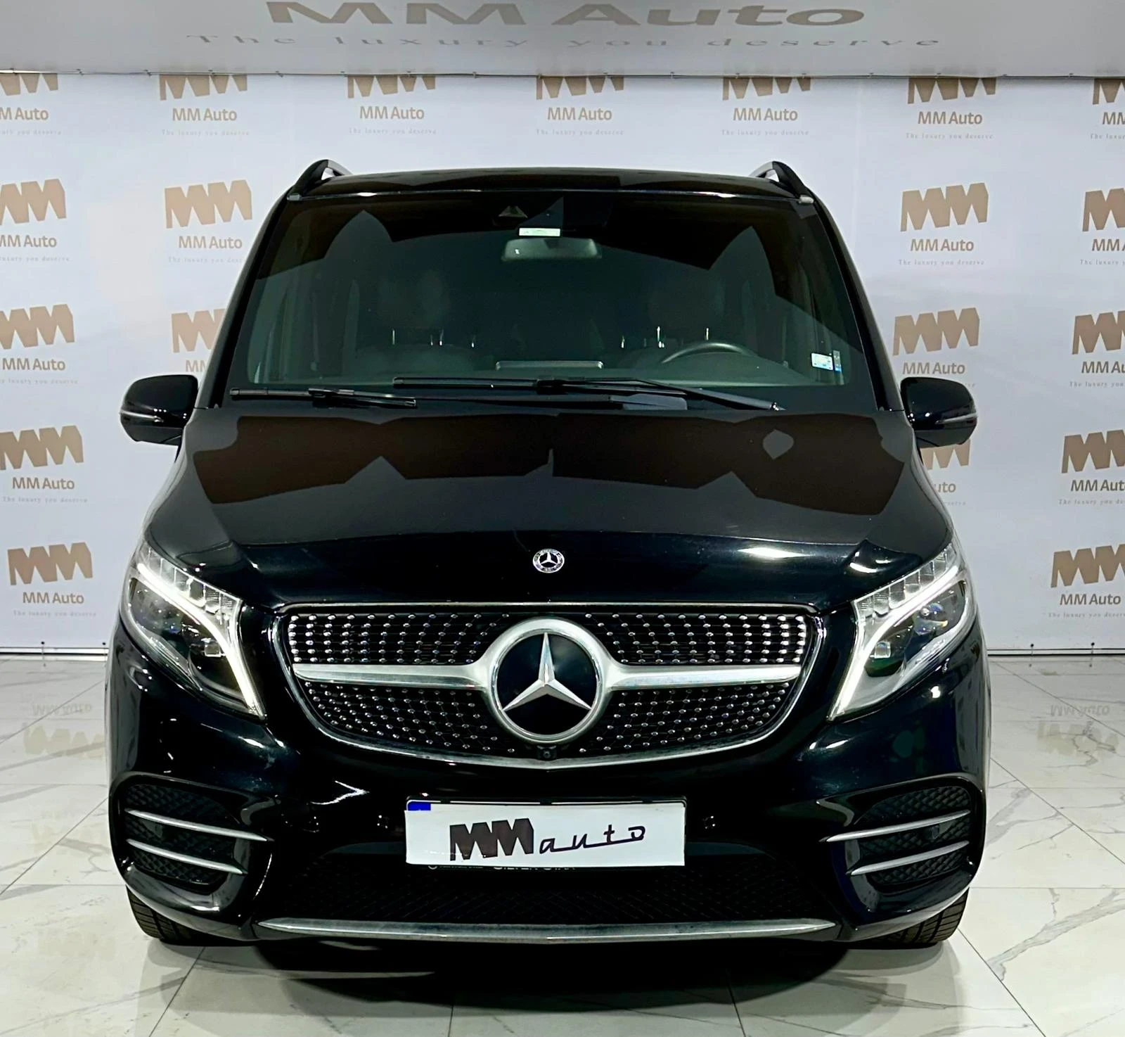 Mercedes-Benz V 300 d AMG* EXCLUSIVE* 4M* Pano* Burmester* Carbon - изображение 4