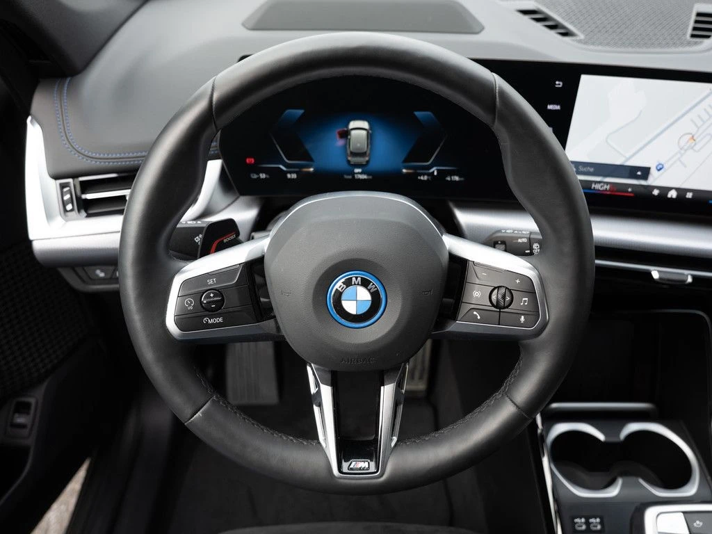 BMW iX1 xDrive30 M-Sport  - изображение 8