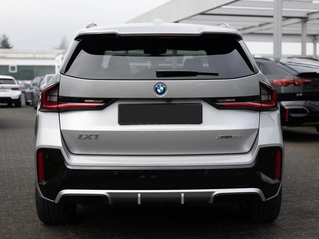 BMW iX1 xDrive30 M-Sport  - изображение 2