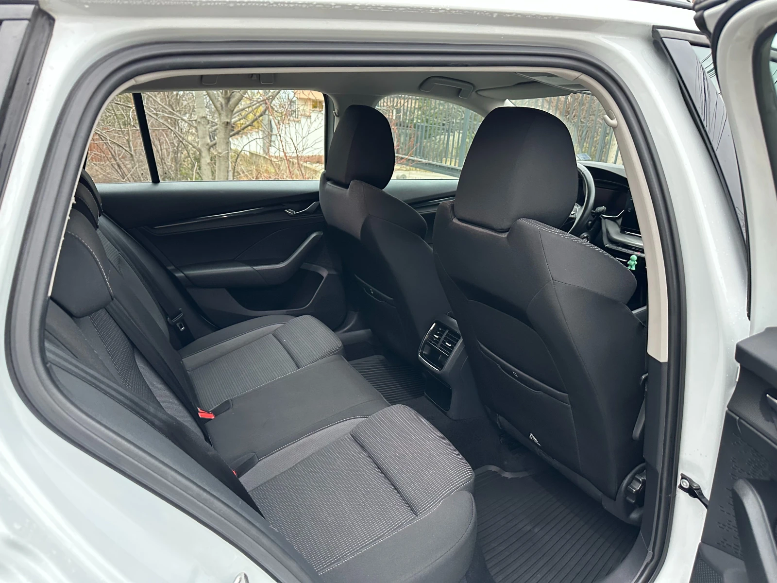 Skoda Octavia 2.0TDI_150kc_DSG_Digital - изображение 8