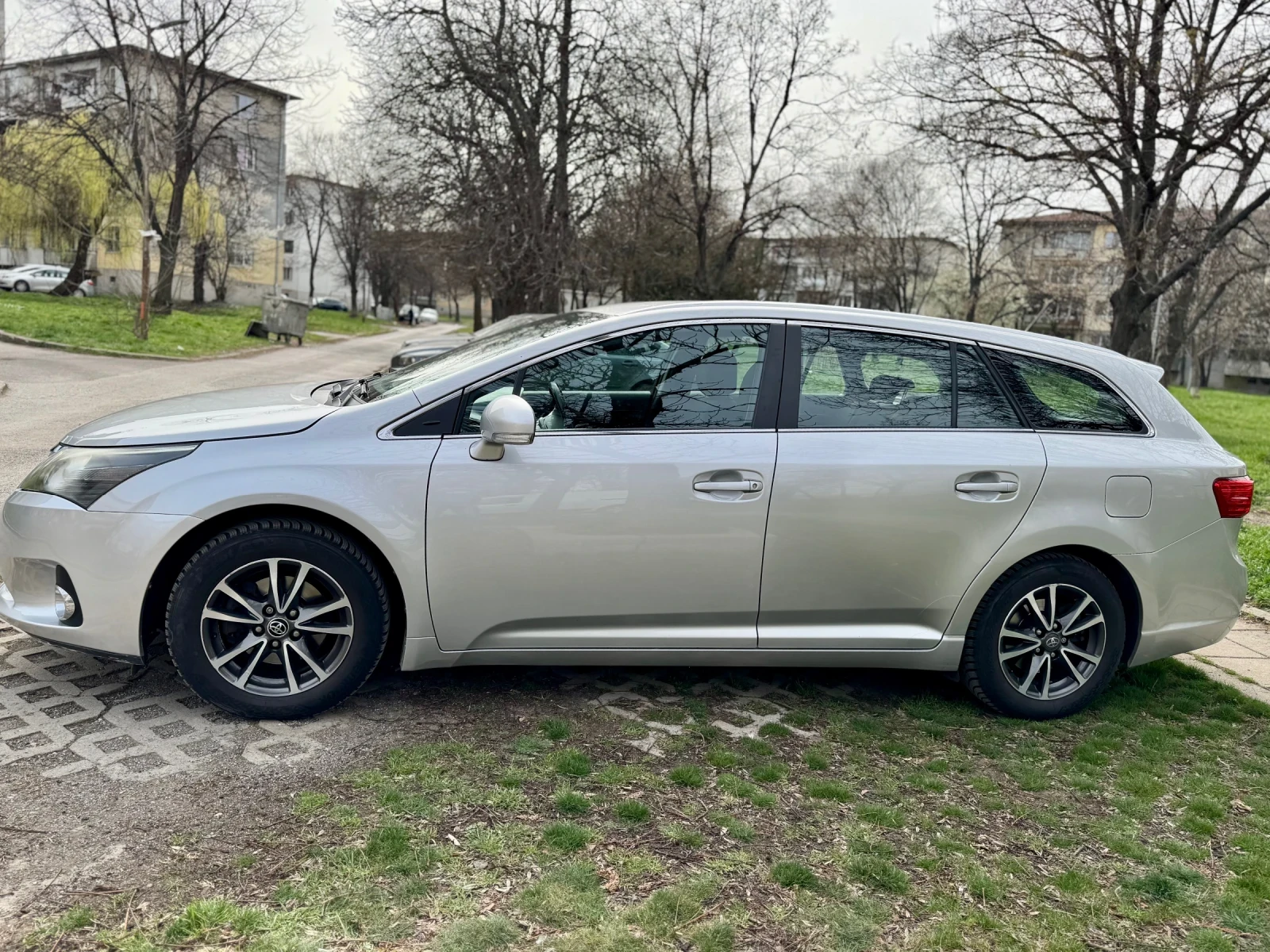 Toyota Avensis  - изображение 7