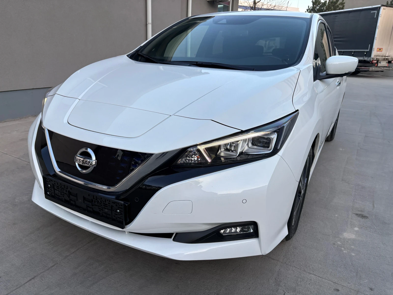 Nissan Leaf  40kW ����! 17� �� Full Extras | Mobile.bg � ����������� 1