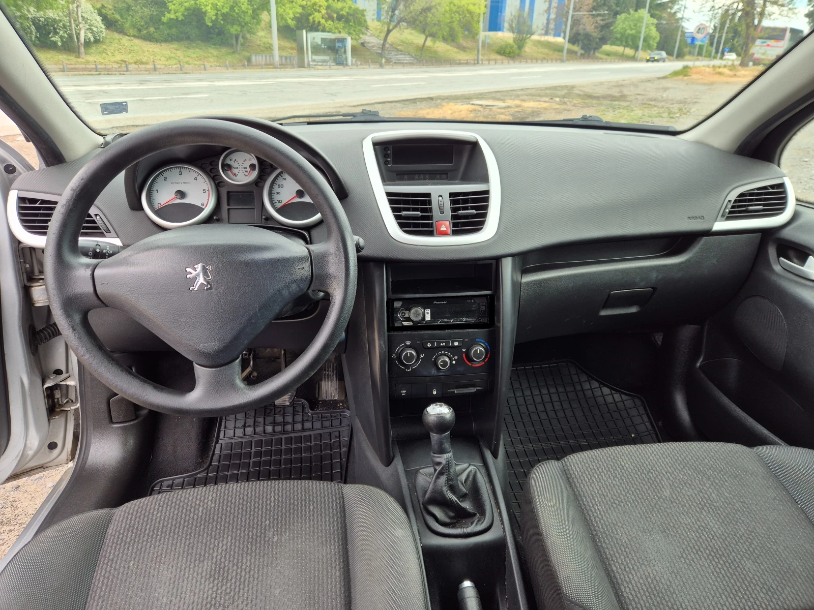 Peugeot 207 1.4HDI, снимка 14 - Автомобили и джипове - 53676204
