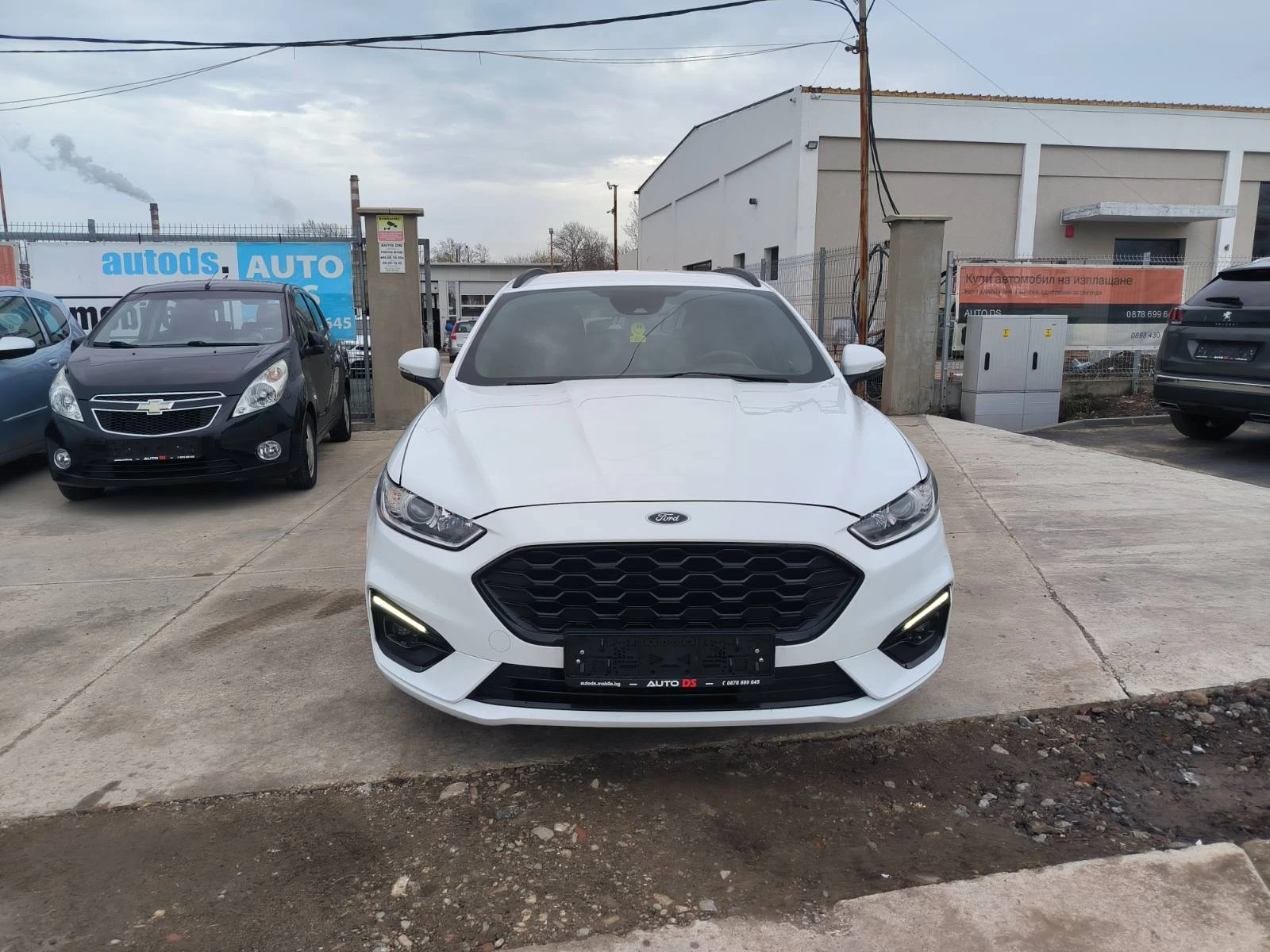 Ford Mondeo ST-LINE-2.0i-Hybrid-Navi-Kamera-Keyless, снимка 2 - Автомобили и джипове - 54036303