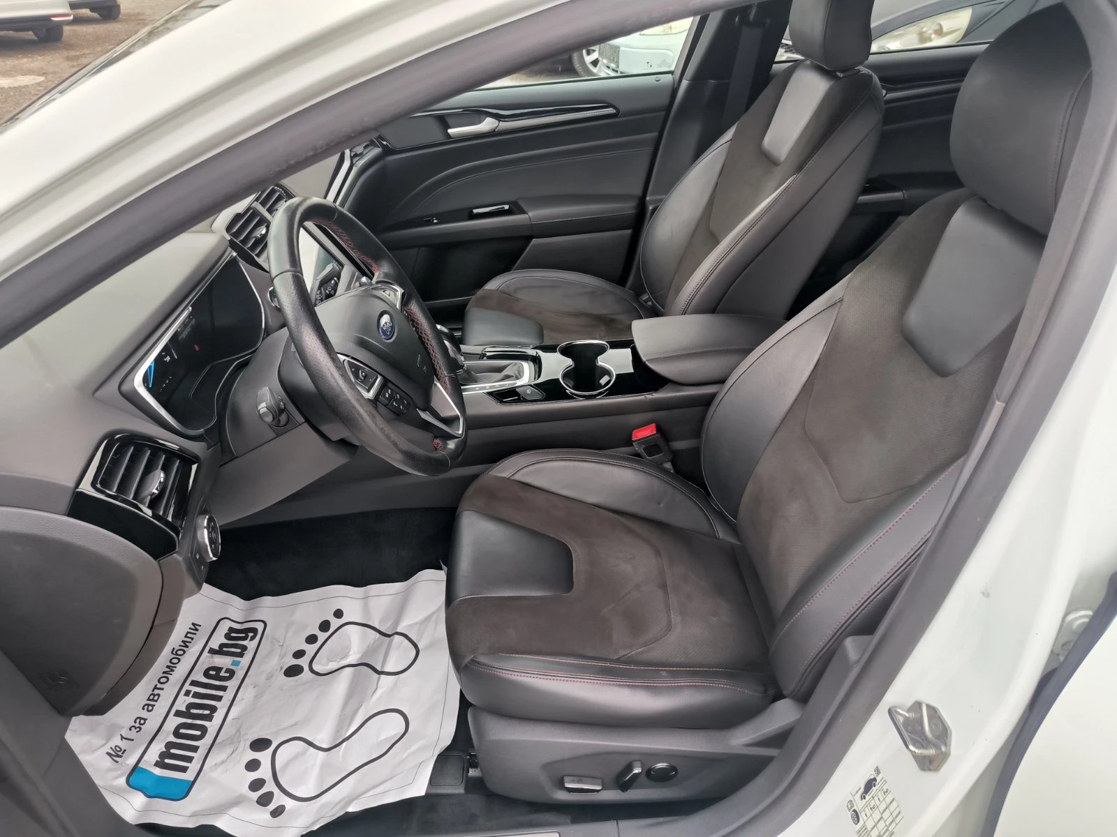 Ford Mondeo ST-LINE-2.0i-Hybrid-Navi-Kamera-Keyless, снимка 15 - Автомобили и джипове - 54036303