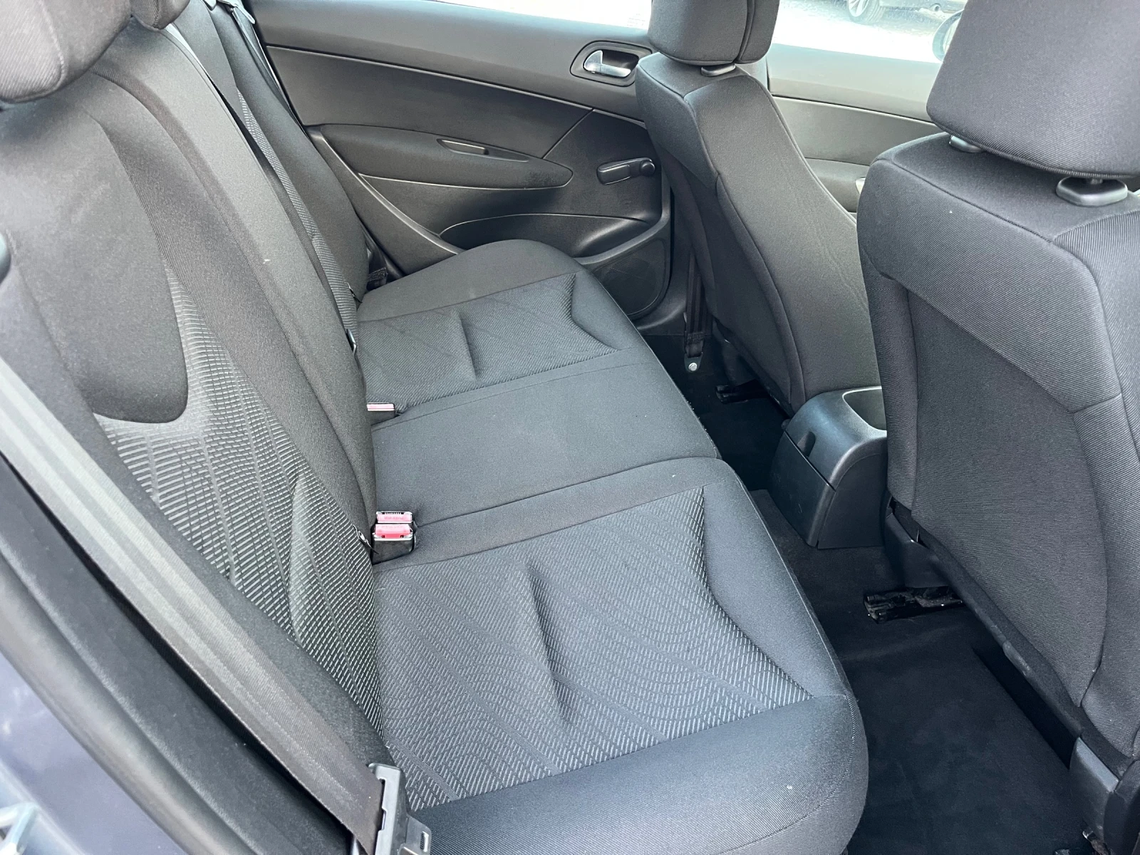 Peugeot 308 1.4 i, снимка 11 - Автомобили и джипове - 54045196