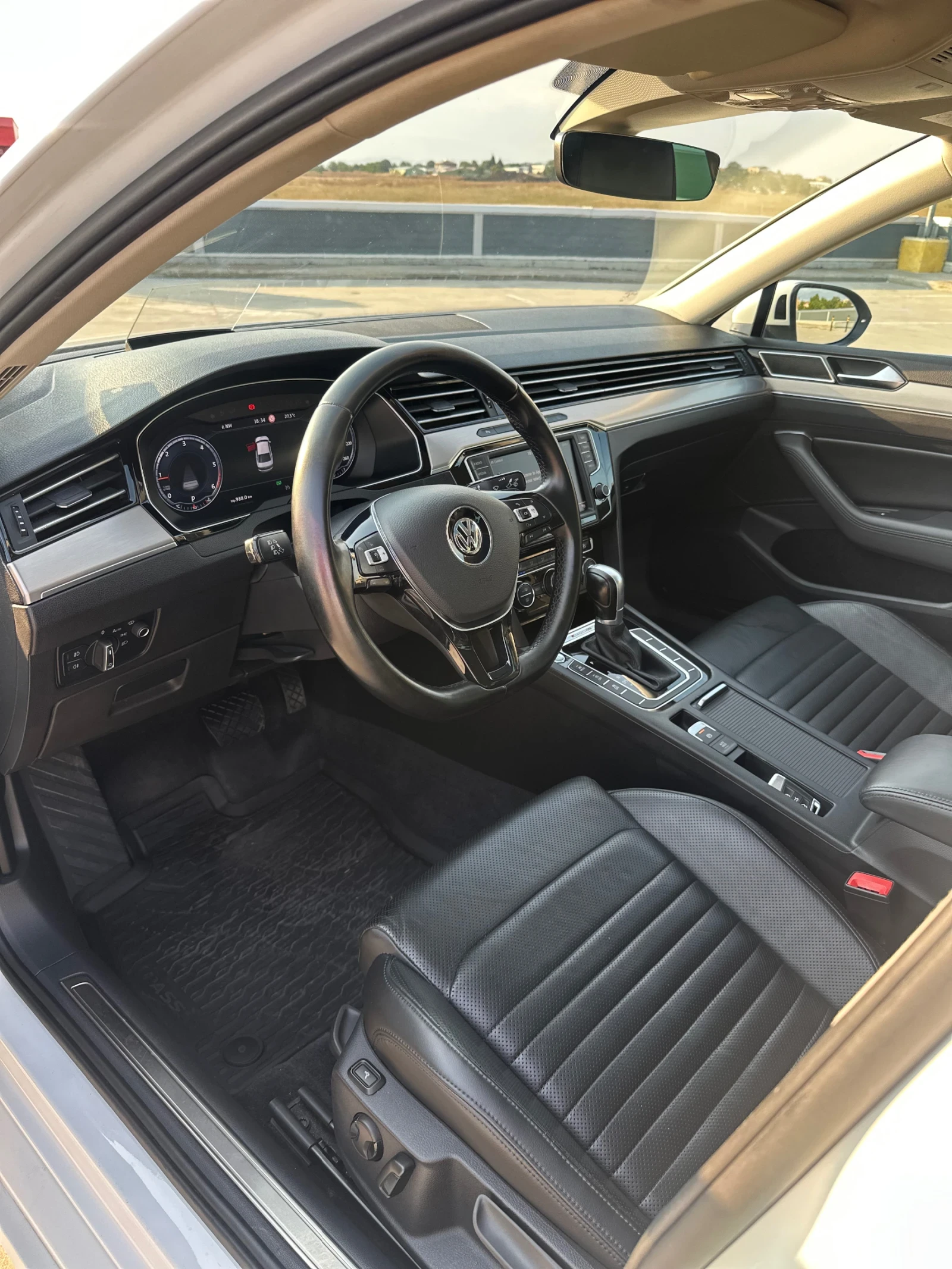 VW Passat R-LINE, 4MOTION, снимка 8 - Автомобили и джипове - 54224737