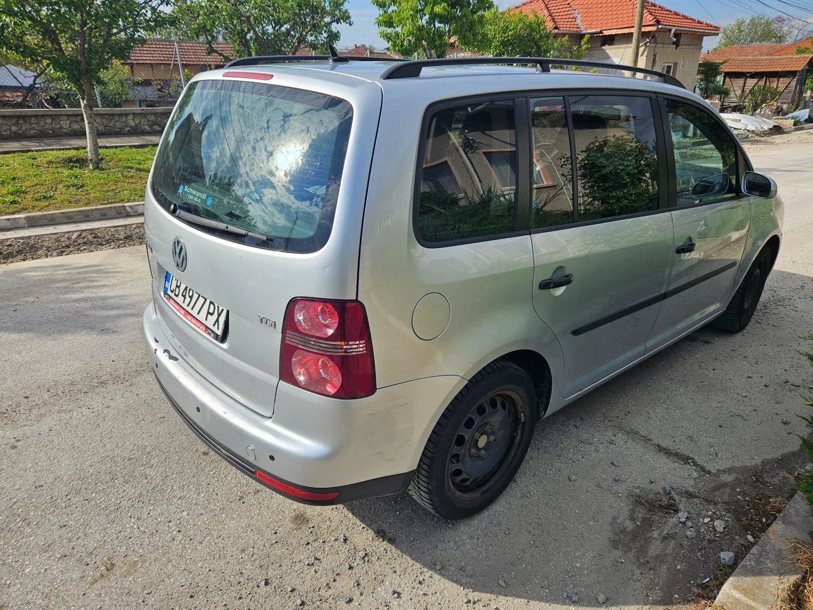 VW Touran 1.9 TDI, снимка 4 - Автомобили и джипове - 54382007
