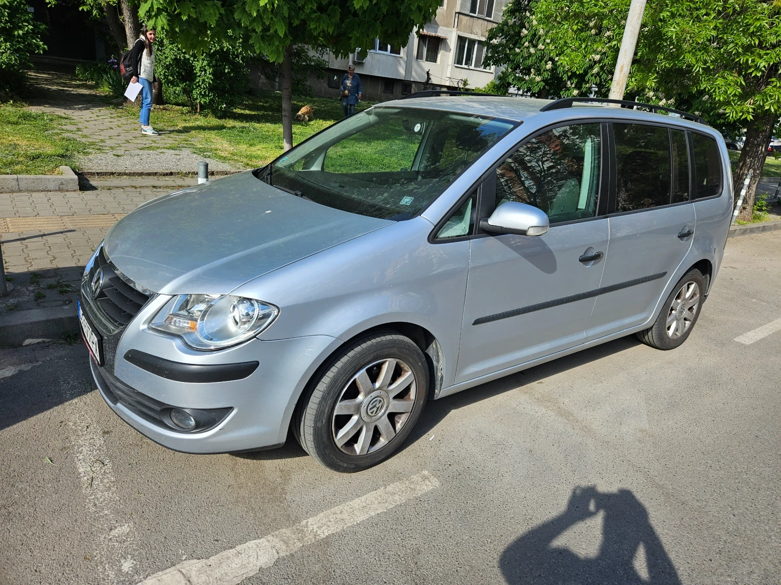 VW Touran 1.9 TDI, снимка 3 - Автомобили и джипове - 54382007