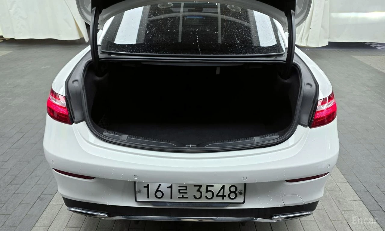 Mercedes-Benz E 220 d Coupe* AMG PACK* HEAD-UP* DIGITAL* PANORAMA* , снимка 17 - Автомобили и джипове - 54623290