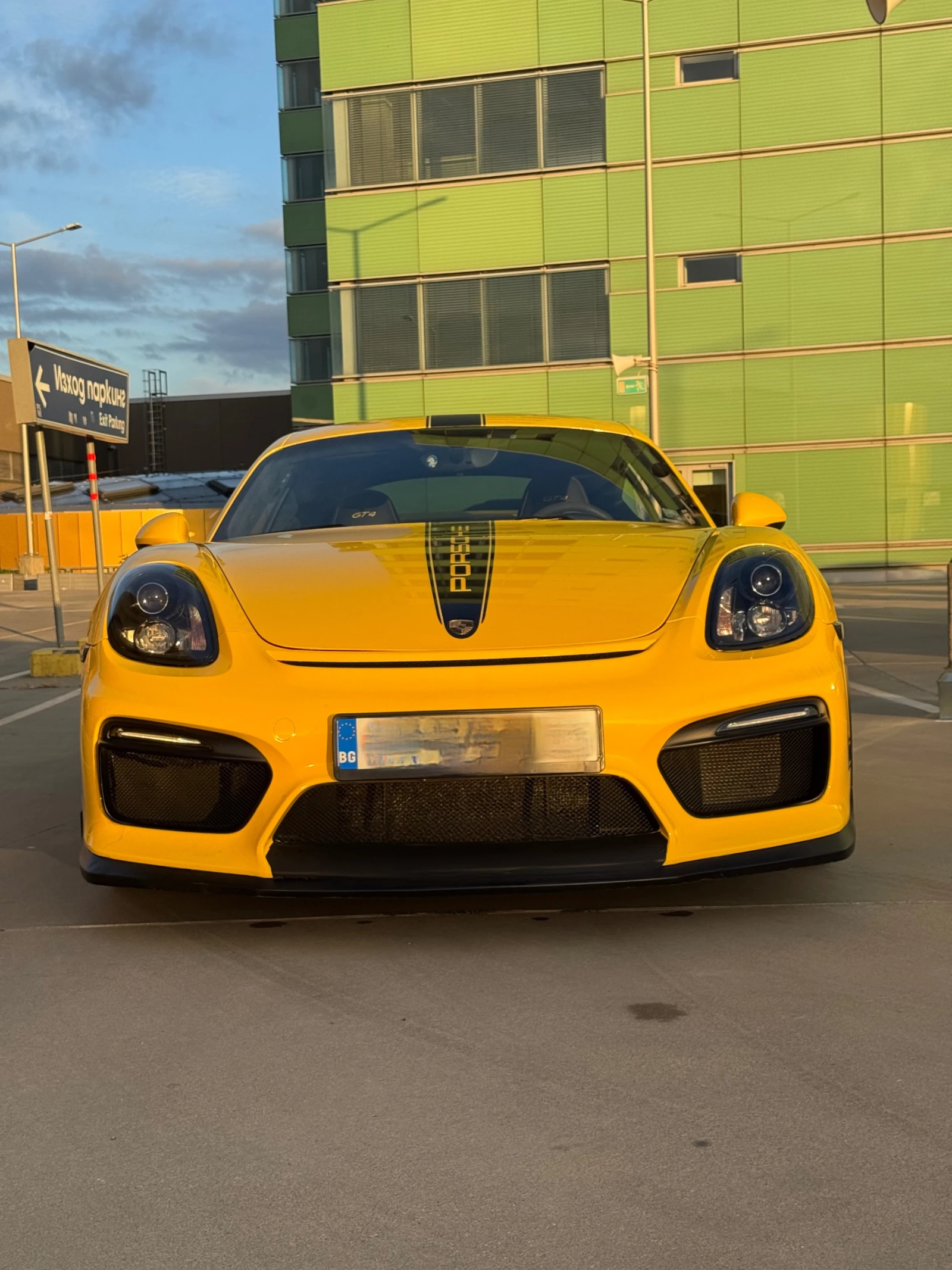 Porsche Cayman GT4, снимка 3 - Автомобили и джипове - 54651608