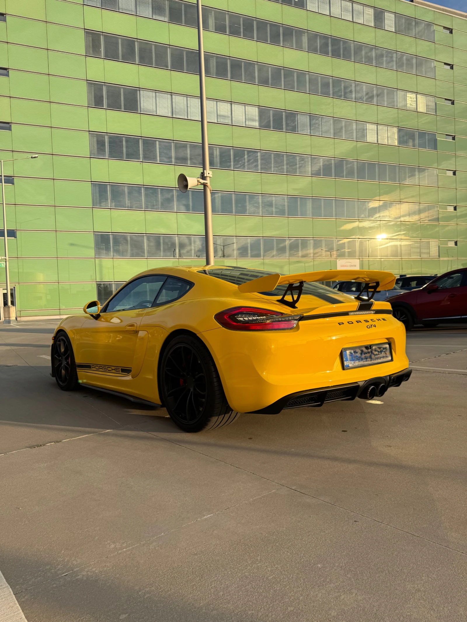 Porsche Cayman GT4, снимка 4 - Автомобили и джипове - 54651608
