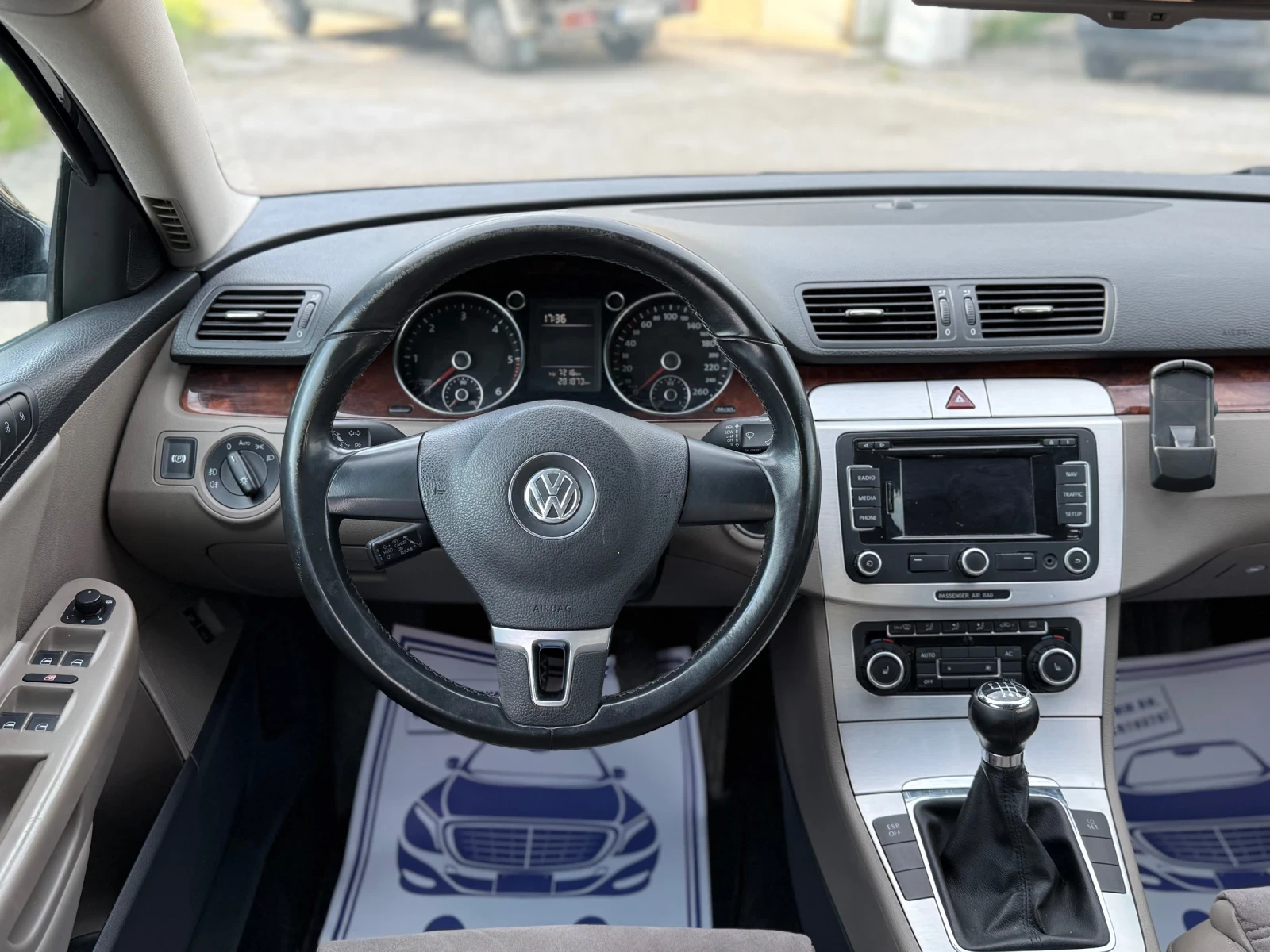 VW Passat 2.0 TDI HIGHLINE FACELIFT , снимка 12 - Автомобили и джипове - 54662428