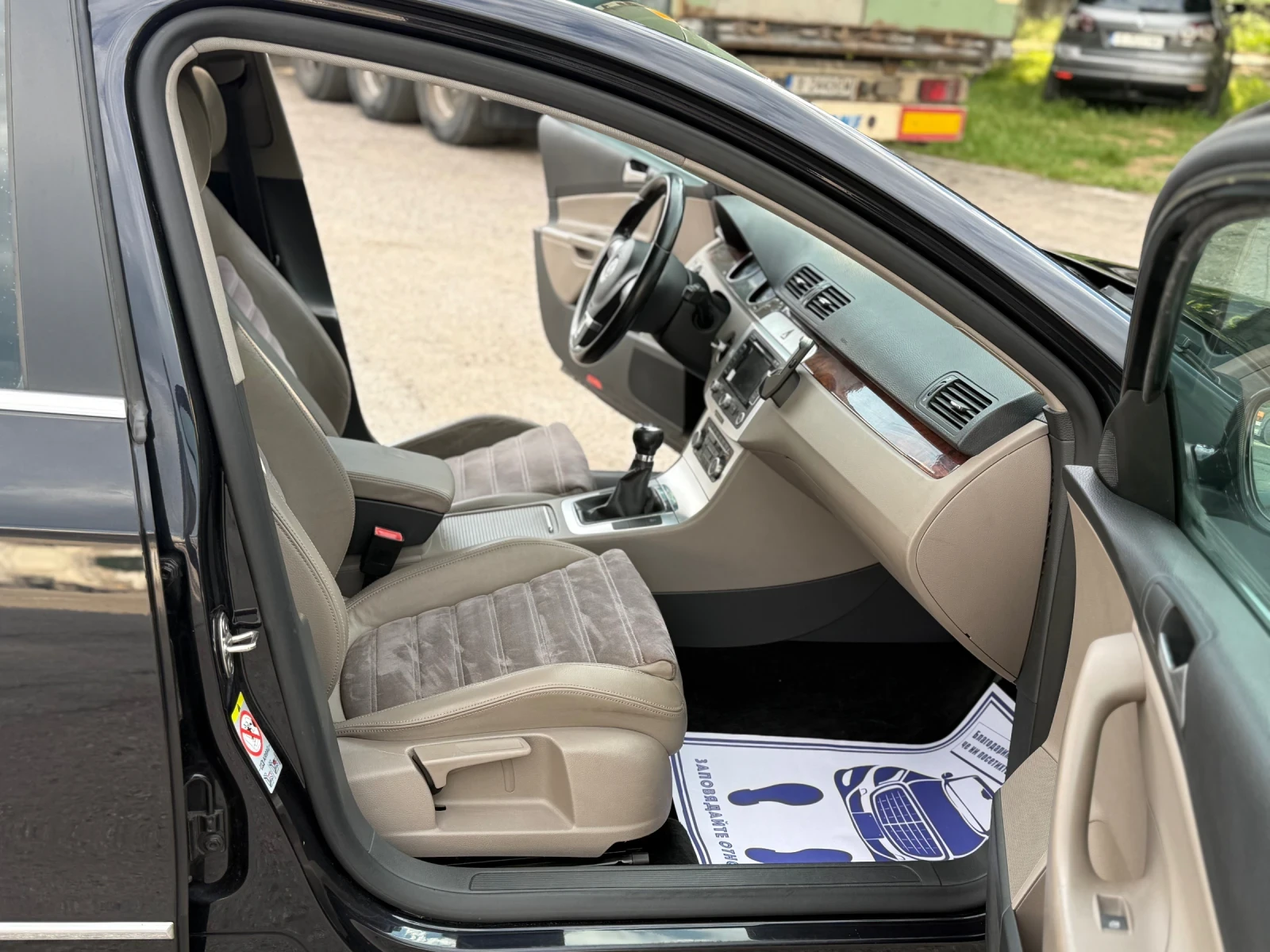 VW Passat 2.0 TDI HIGHLINE FACELIFT , снимка 13 - Автомобили и джипове - 54662428