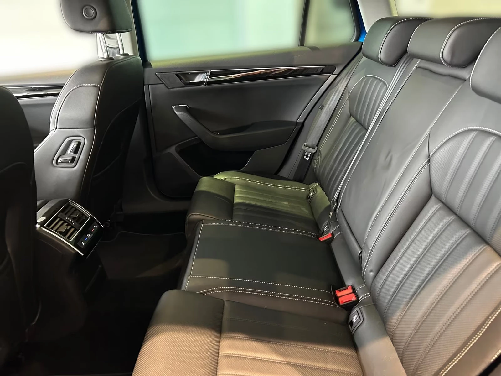 Skoda Octavia 2.0/200HP/L&K/MATRIX/PANO/CANTON/CAM/MASSAGE/570z, снимка 13 - Автомобили и джипове - 55220382