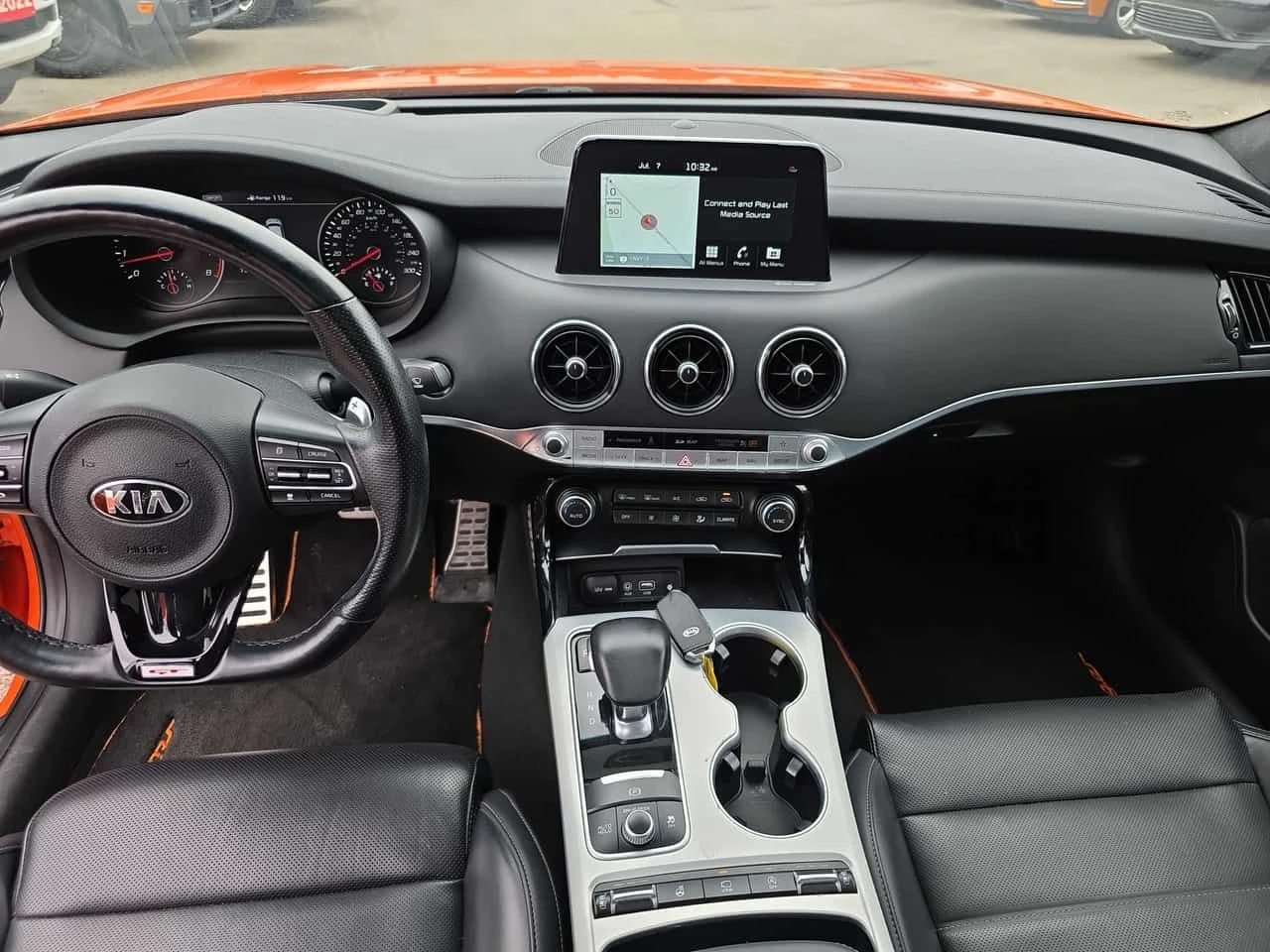 Kia Stinger * GT Limited * CARFAX * ЦЕНА ДО БГ, снимка 12 - Автомобили и джипове - 55478815