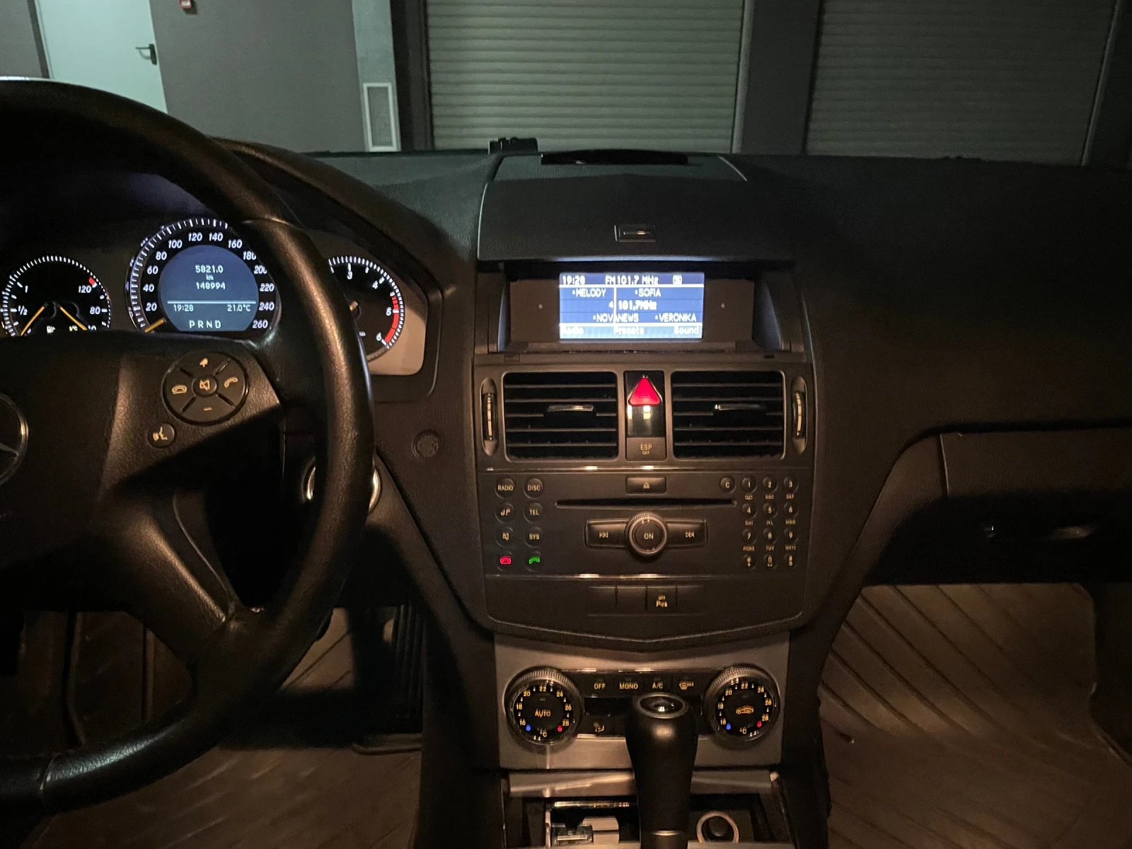 Mercedes-Benz C 220, снимка 2 - Автомобили и джипове - 55628056