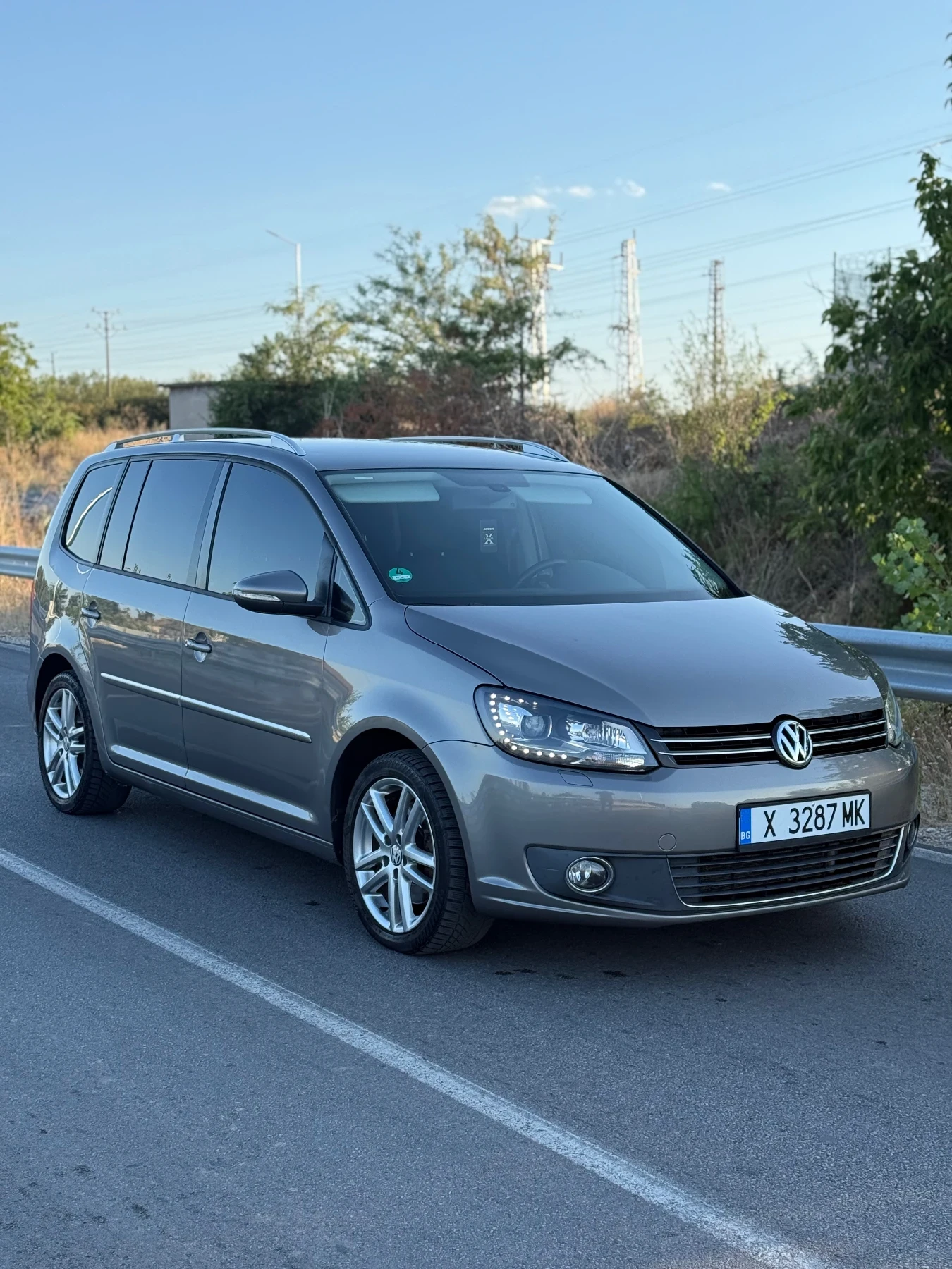 VW Touran 2.0 TDI, снимка 3 - Автомобили и джипове - 55667682