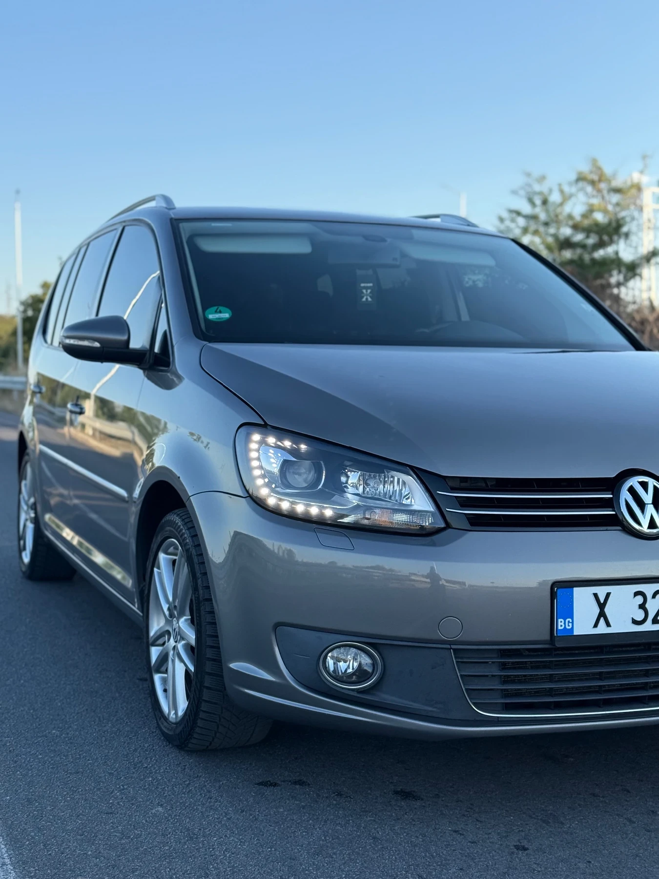 VW Touran 2.0 TDI, снимка 5 - Автомобили и джипове - 55667682