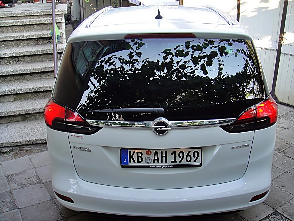 Opel Zafira Euro5 ГЕРМАНИЯ, снимка 4 - Автомобили и джипове - 55772652