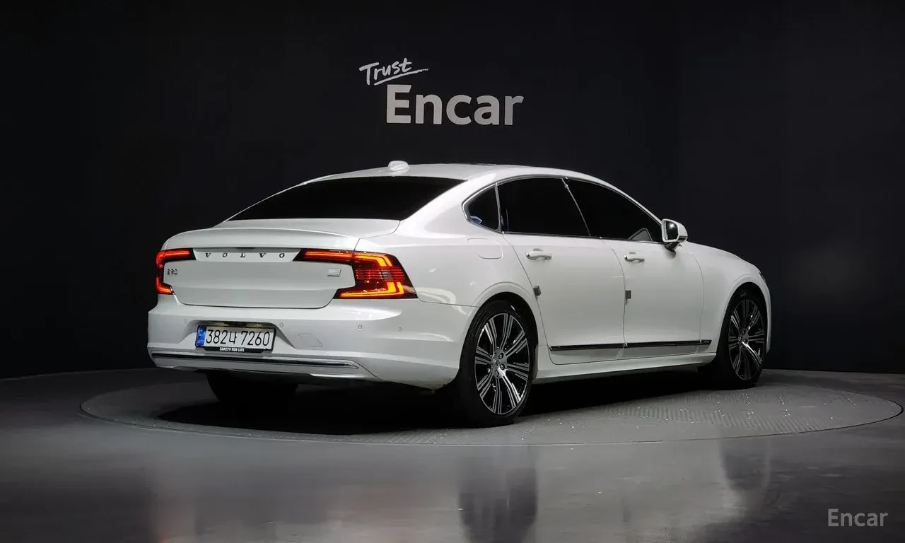 Volvo S90 T8* AWD* ULTIMATE* BRIGHT* BOWER* WILKINS* ОБДУХВА, снимка 2 - Автомобили и джипове - 55930118