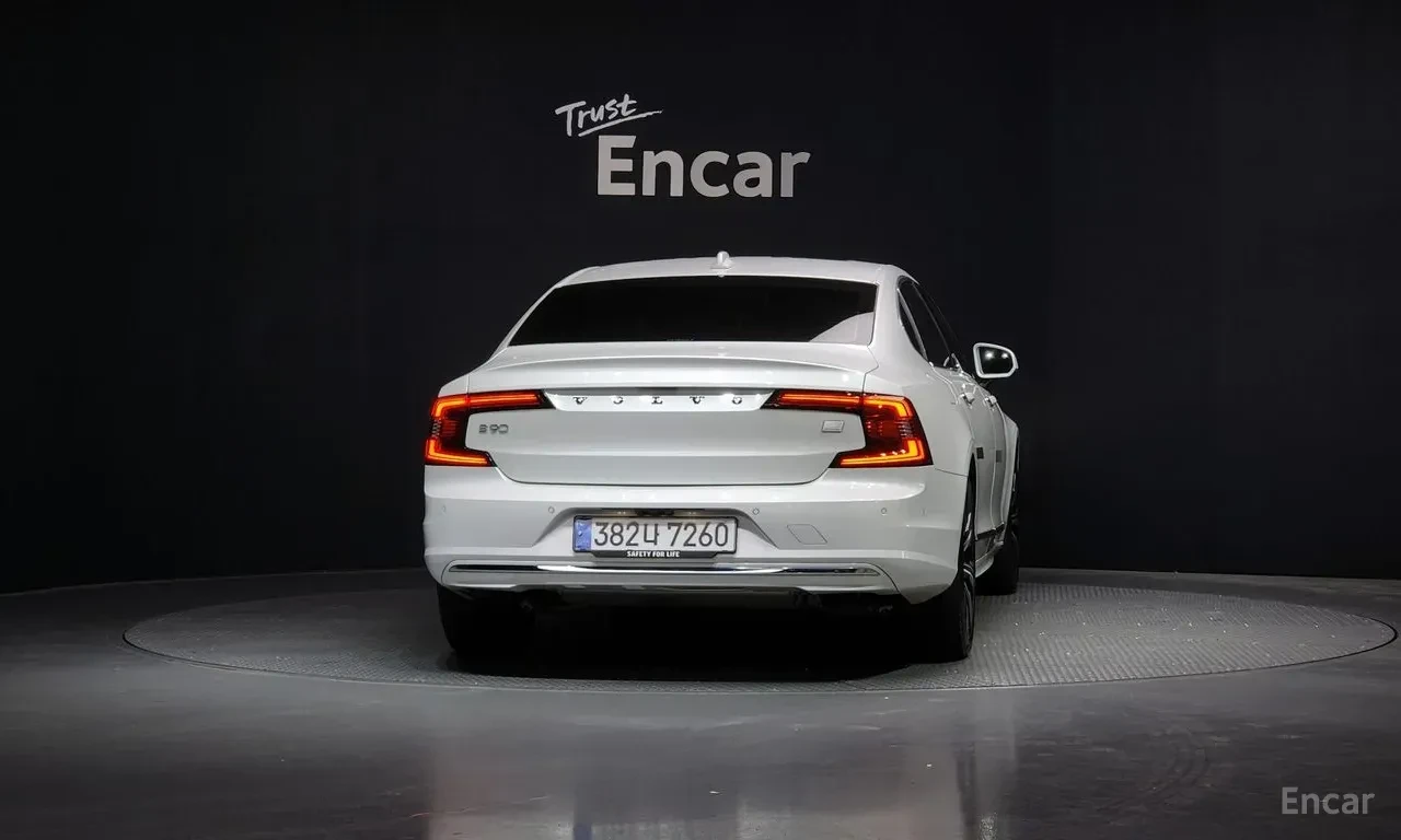 Volvo S90 T8* AWD* ULTIMATE* BRIGHT* BOWER* WILKINS* ОБДУХВА, снимка 4 - Автомобили и джипове - 55930118