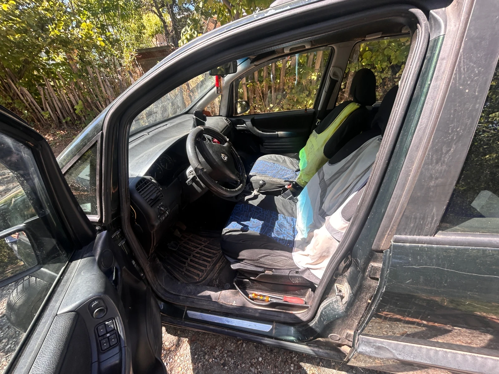 Opel Zafira 2.0DTI, снимка 8 - Автомобили и джипове - 55968524