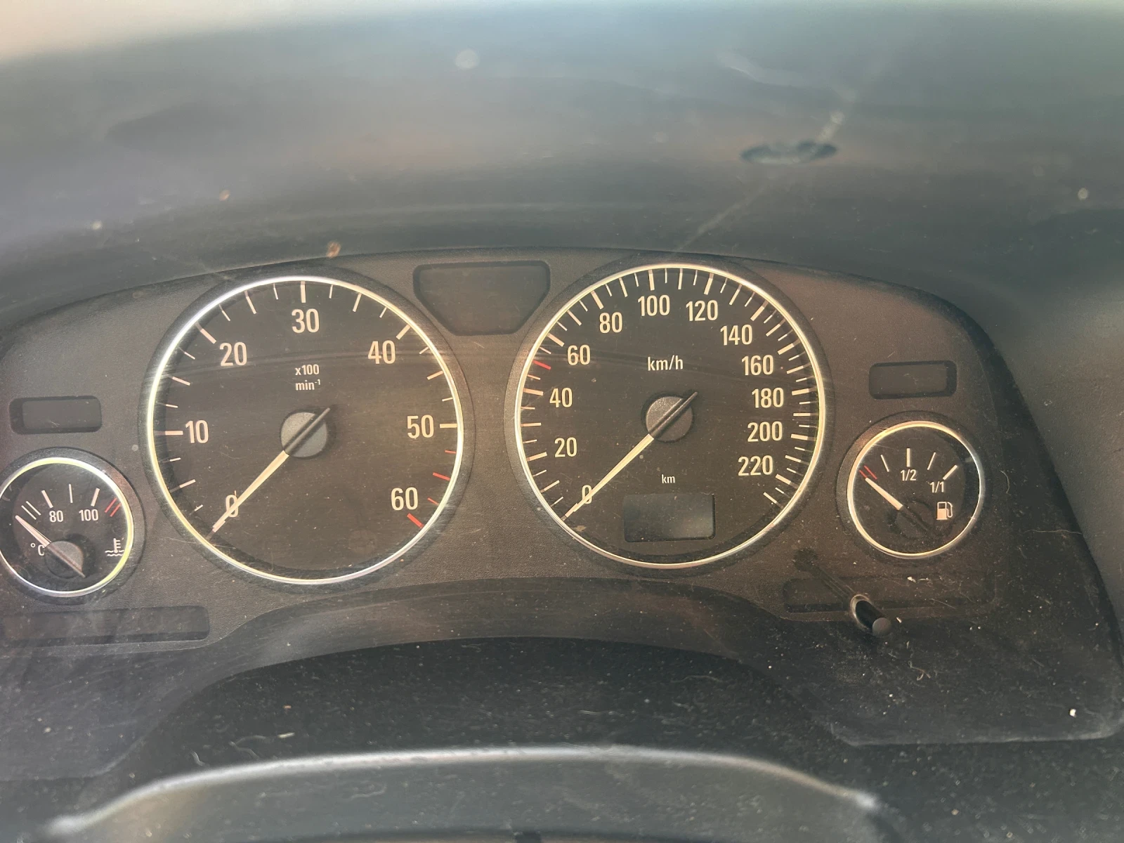 Opel Zafira 2.0DTI, снимка 11 - Автомобили и джипове - 55968524