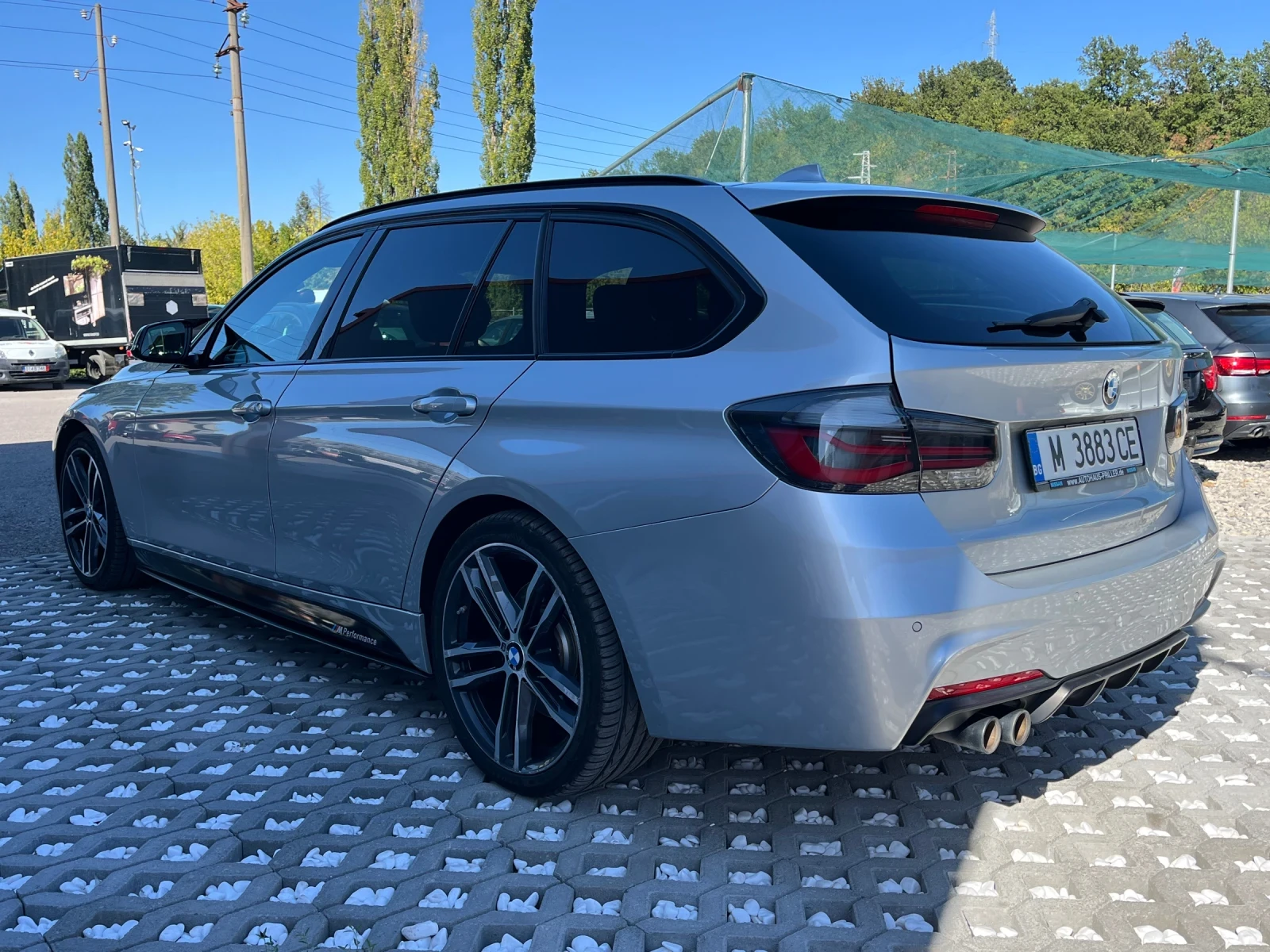 BMW 335 XDrive M-Performance, снимка 3 - Автомобили и джипове - 55979646