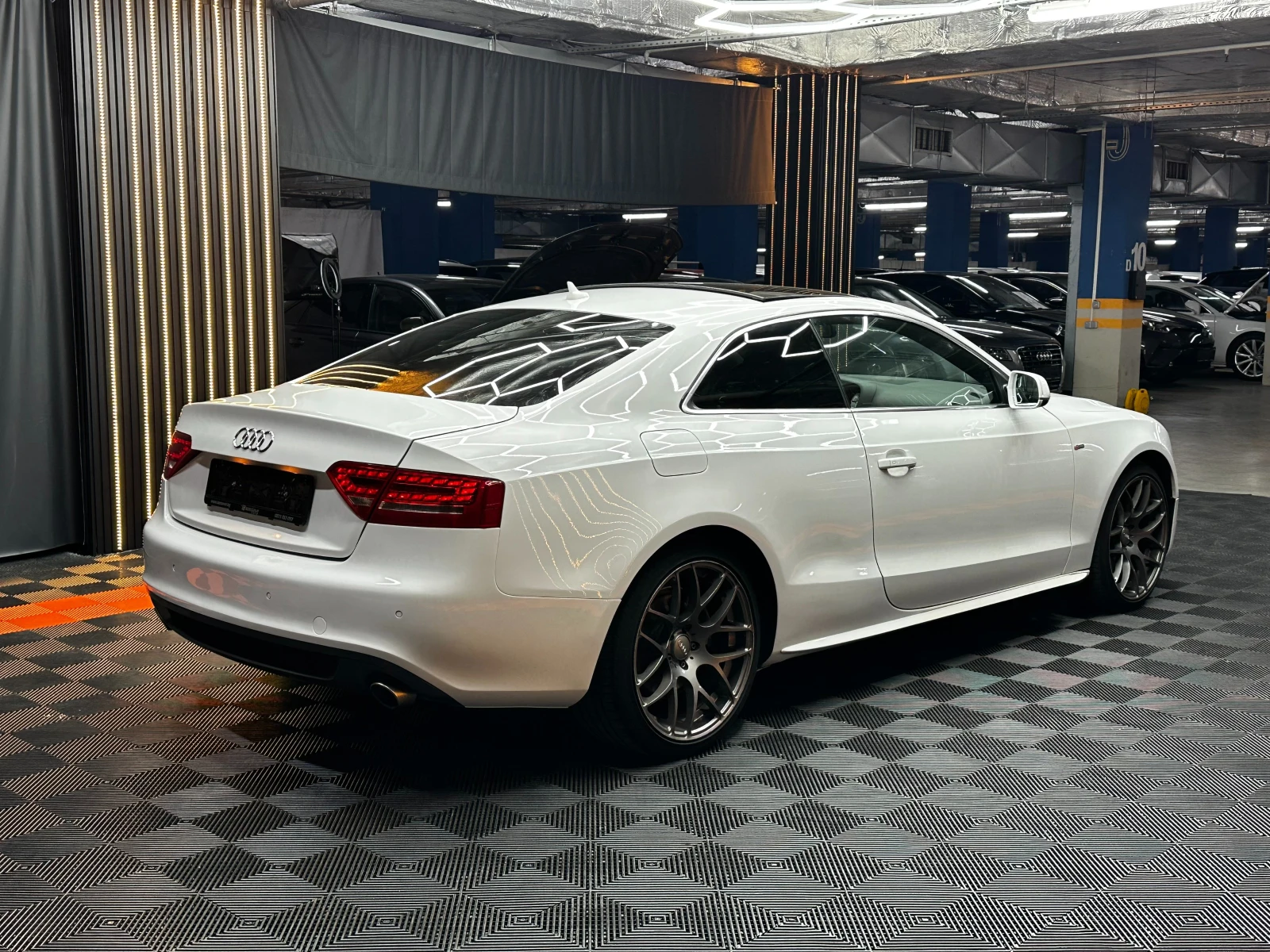 Audi A5 3.0d 240 к.с./реални км/панорама, снимка 5 - Автомобили и джипове - 55991260