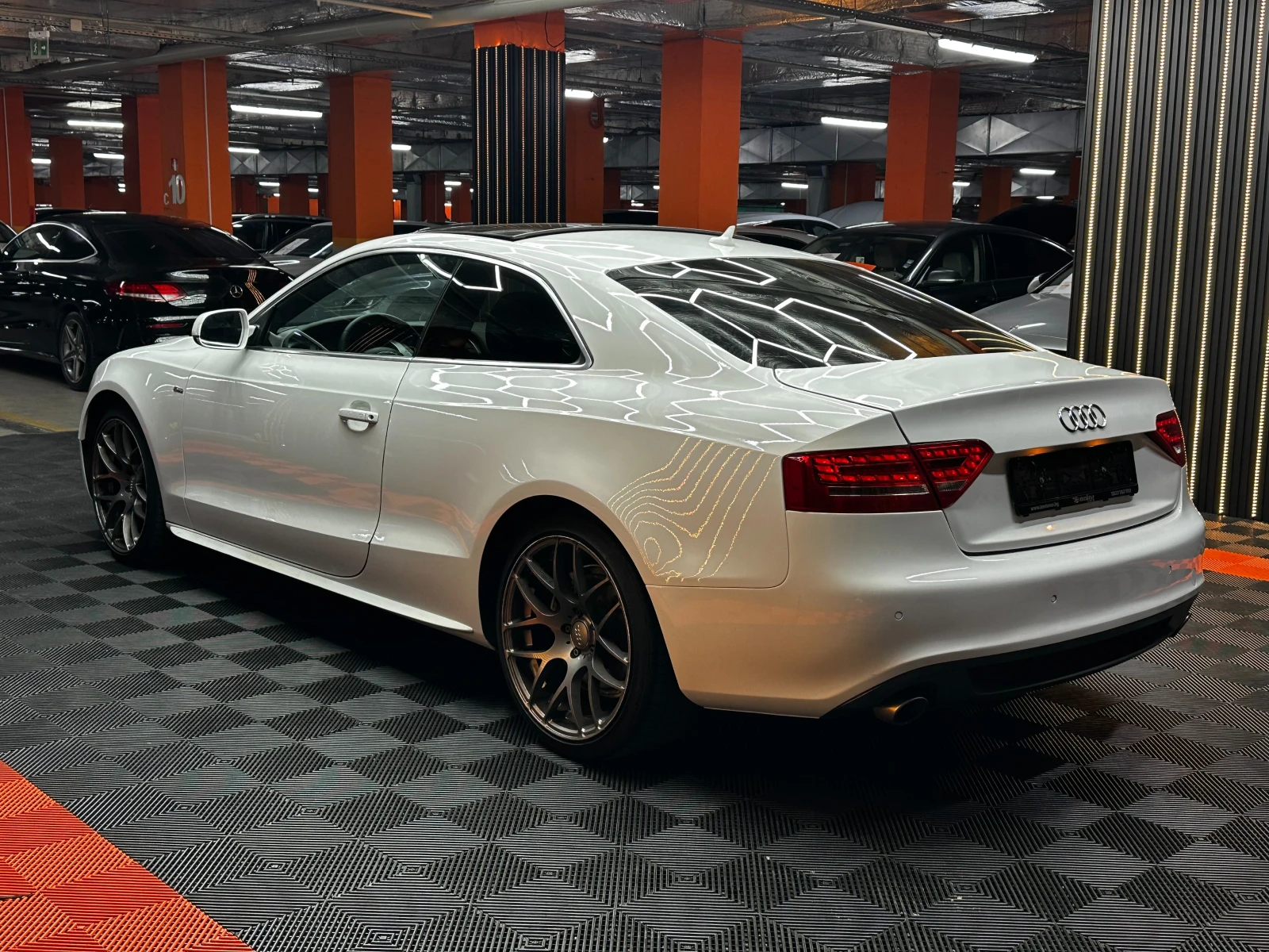 Audi A5 3.0d 240 к.с./реални км/панорама, снимка 6 - Автомобили и джипове - 55991260