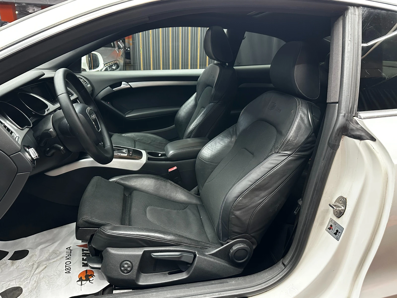 Audi A5 3.0d 240 к.с./реални км/панорама, снимка 9 - Автомобили и джипове - 55991260