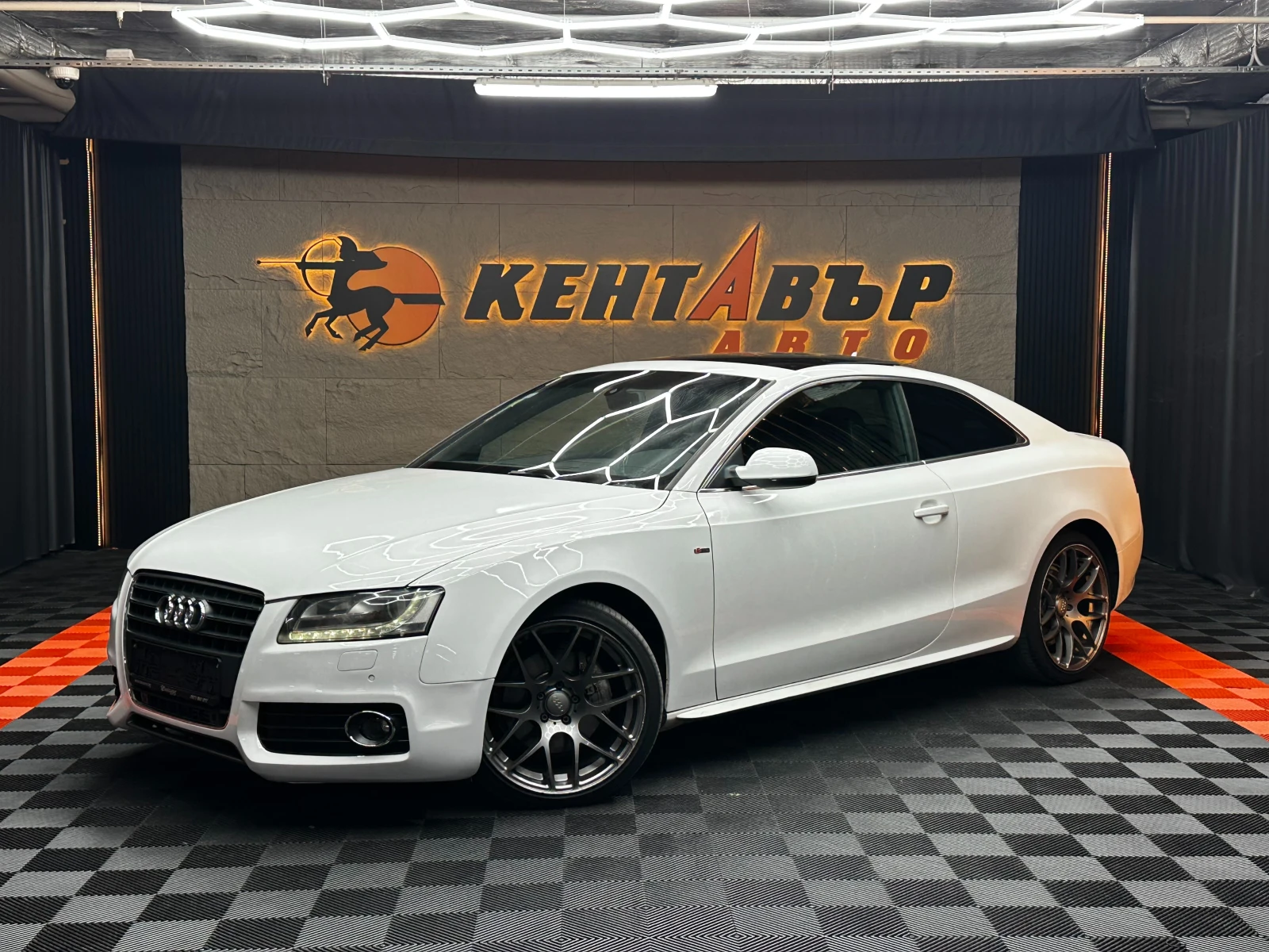 Audi A5 3.0d 240 к.с./реални км/панорама