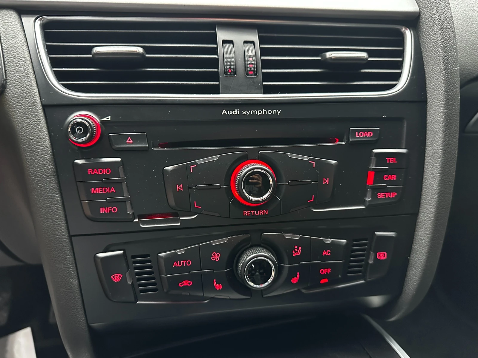 Audi A5 3.0d 240 к.с./реални км/панорама, снимка 12 - Автомобили и джипове - 55991260