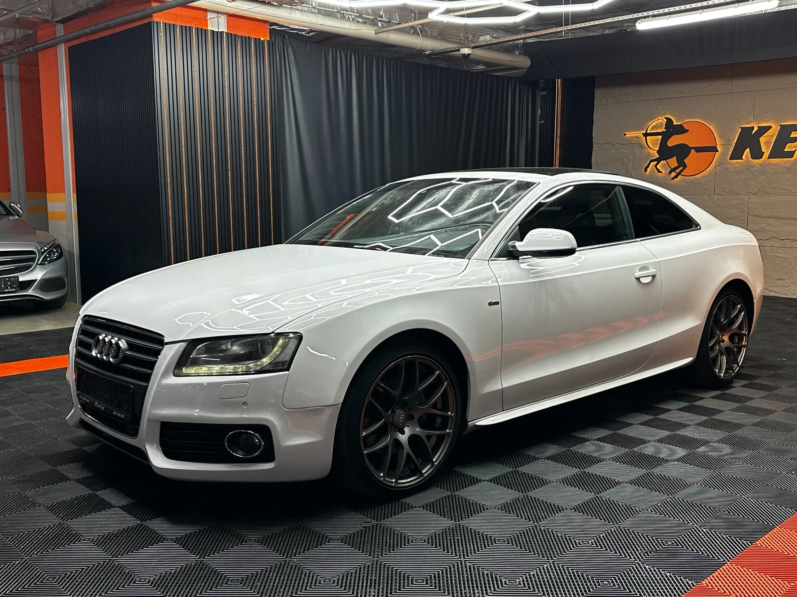 Audi A5 3.0d 240 к.с./реални км/панорама, снимка 3 - Автомобили и джипове - 55991260