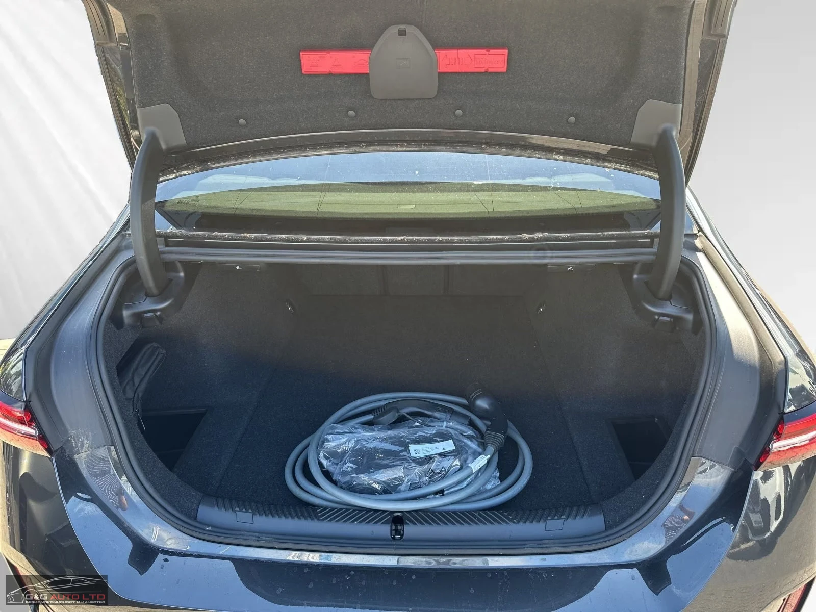 BMW i5 M60/601HP/xDRIVE/H&K/HUD/360/PANO/932z | Mobile.bg � ����������� 6