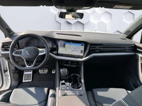 VW Touareg 3.0TDI* 4M* R-LINE* PANO* MEMORY* DISTR* HEAD-UP*  - 88000 € / 172113.04 лв. - 70535018 15