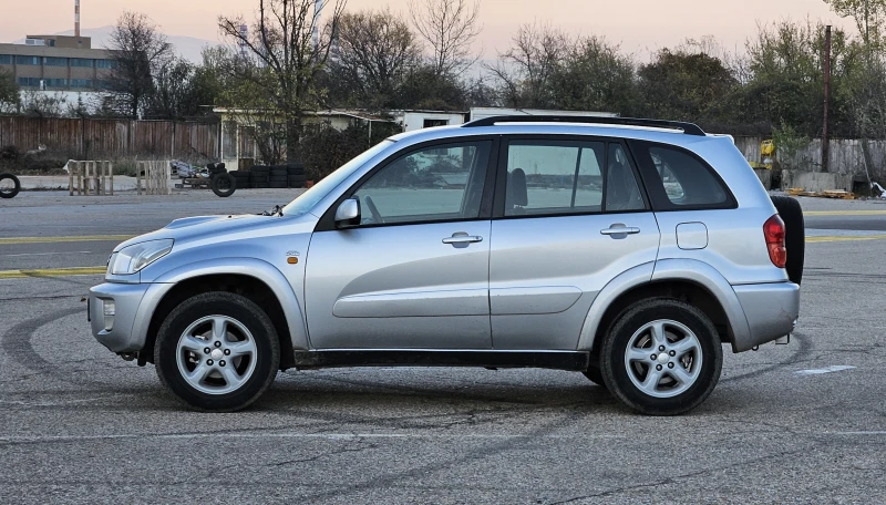 Toyota Rav4 D4D, снимка 2 - Автомобили и джипове - 48072379