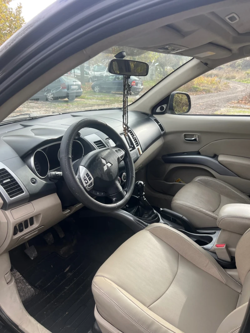 Mitsubishi Outlander, снимка 5 - Автомобили и джипове - 52444409