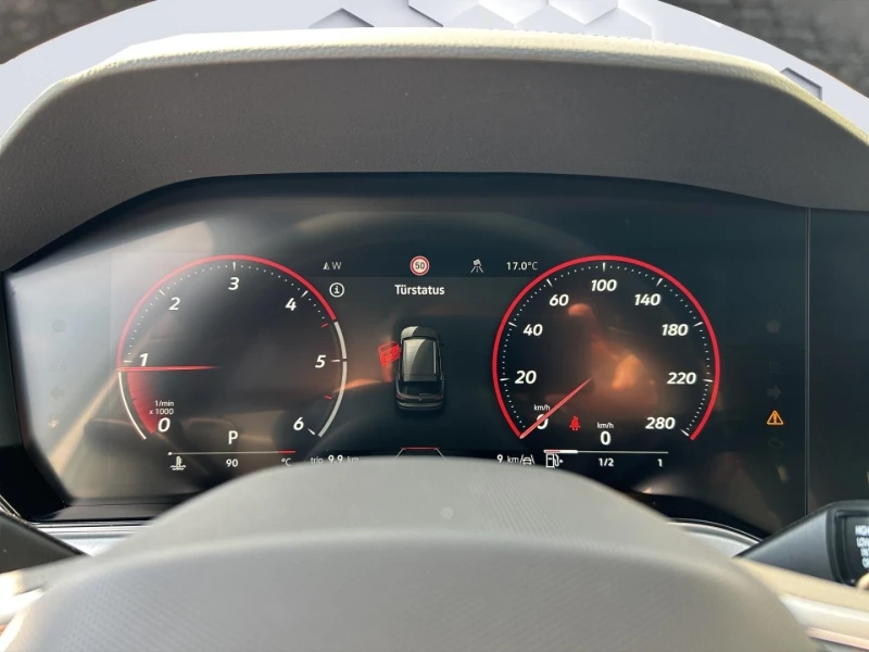 VW Touareg 3.0TDI* 4M* R-LINE* PANO* MEMORY* DISTR* HEAD-UP* , снимка 12 - Автомобили и джипове - 52707543