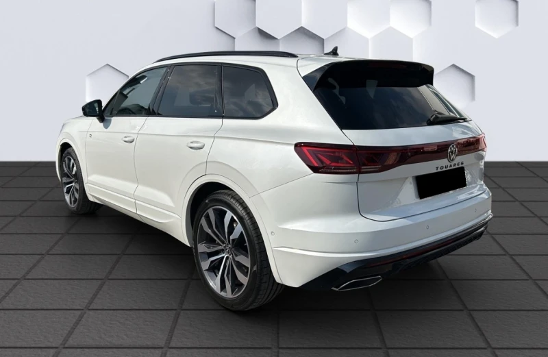 VW Touareg 3.0TDI* 4M* R-LINE* PANO* MEMORY* DISTR* HEAD-UP* , снимка 7 - Автомобили и джипове - 52707543